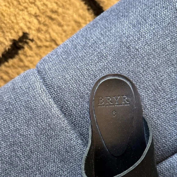 LIKE NEW Bryr Black Leather Platform Slide Mules sz6/36 - Picture 4 of 8